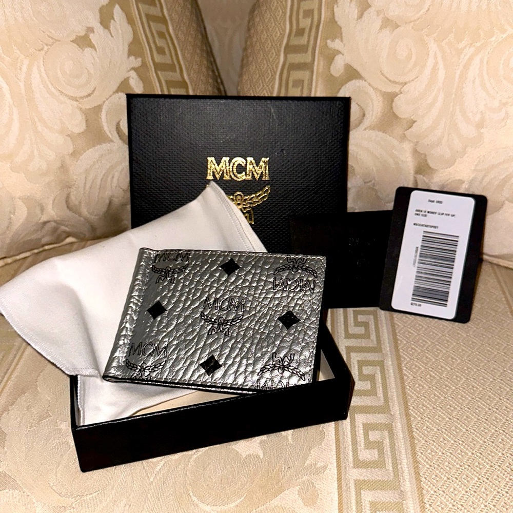 MCM MONEY CLIP CARD HOLDER used 2 times looks like new
